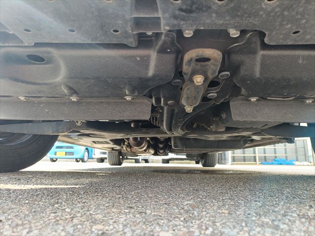 ノア X タイプ2  車いす1名 サードシート付 4WD