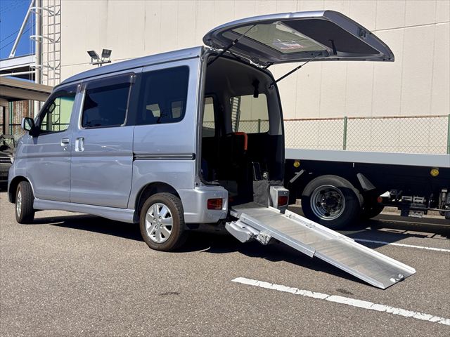 アトレーワゴン スロープ リア補助シート付 4WD