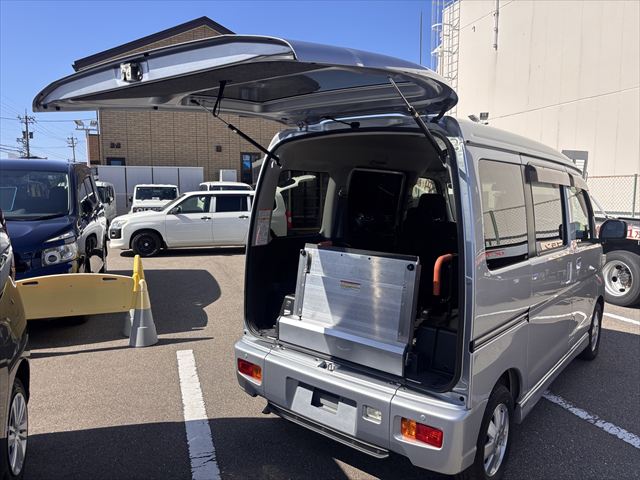 アトレーワゴン スロープ リア補助シート付 4WD