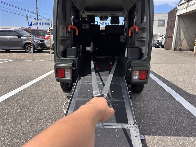 NV100クリッパーリオ チェアキャブ スロープ 4WD