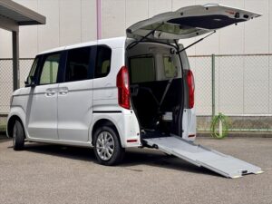 N-BOX スロープ L ターボ 4WD