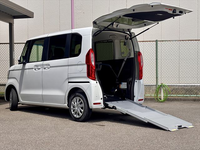 N-BOX スロープ L ターボ 4WD