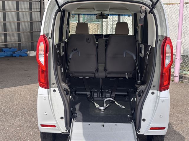 N-BOX スロープ L ターボ 4WD