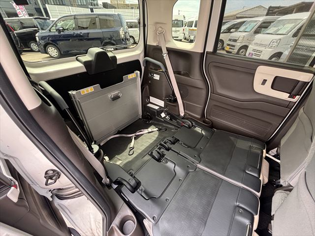 N-BOX スロープ L ターボ 4WD