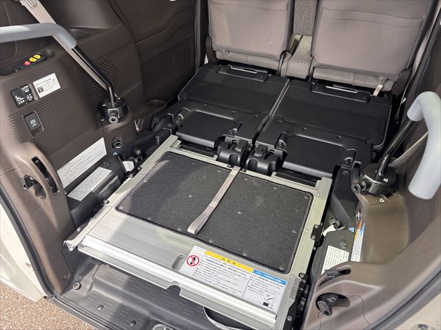 N-BOX スロープ L ターボ 4WD