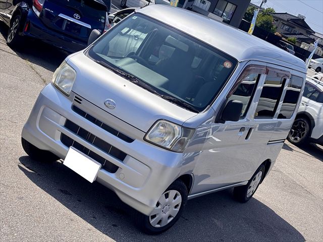 ハイゼットカーゴ スローパー リアシートレス 補助シート付き 4WD