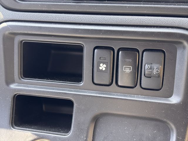 ハイゼットカーゴ スローパー リアシートレス 補助シート付き 4WD