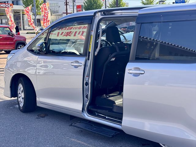 ノア X タイプ1 スロープタイプ 車いす1名 4WD