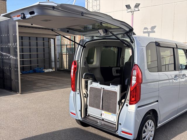 N-BOX Gスロープ Lターボホンダセンシング 4WD