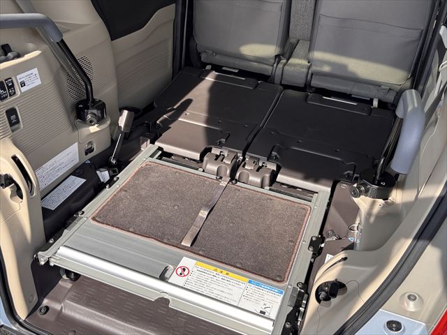 N-BOX Gスロープ Lターボホンダセンシング 4WD