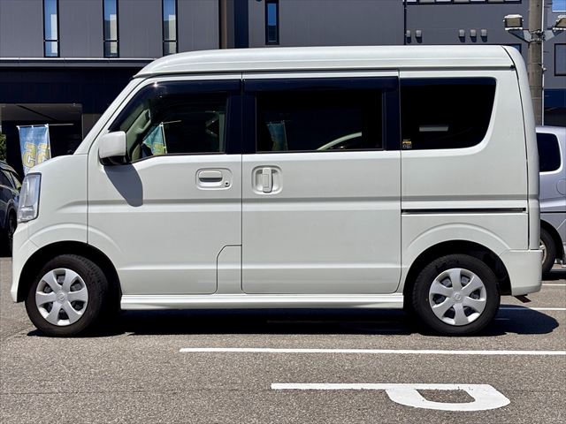 NV100クリッパーリオチェアキャブ 4WD