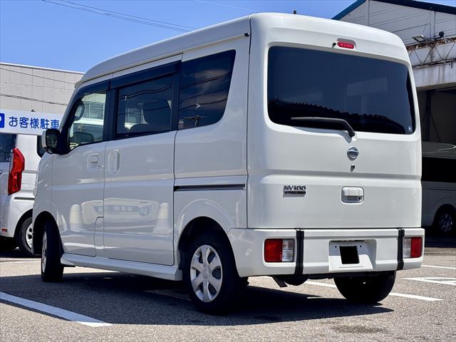 NV100クリッパーリオチェアキャブ 4WD