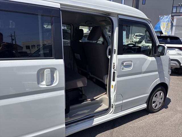 NV100クリッパーリオチェアキャブ 4WD