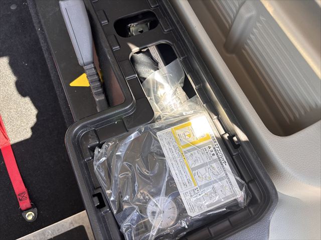 NV100クリッパーリオチェアキャブ 4WD