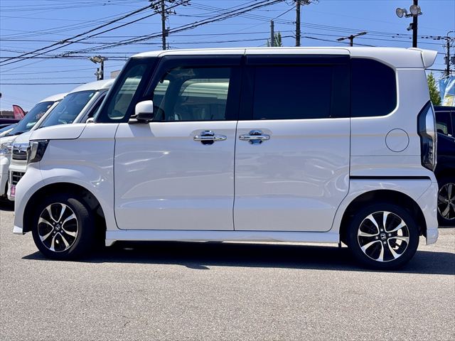 N-BOXカスタム G スロープ ホンダセンシング 4WD