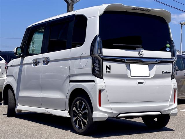 N-BOXカスタム G スロープ ホンダセンシング 4WD