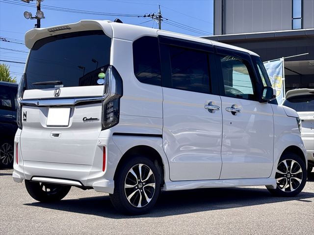 N-BOXカスタム G スロープ ホンダセンシング 4WD