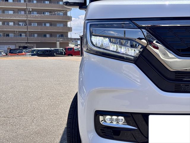 N-BOXカスタム G スロープ ホンダセンシング 4WD