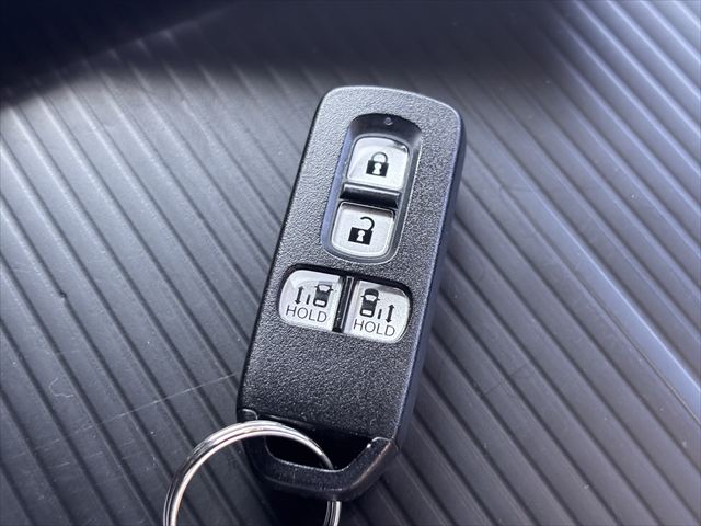 N-BOXカスタム G スロープ ホンダセンシング 4WD