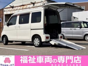 ハイゼットカーゴ スローパー 4WD リアシートレス+折り畳み補助シート