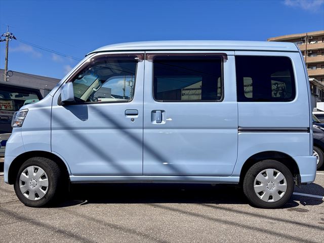 ハイゼットカーゴ スローパーSA3 4WD リアシートレス＋折り畳み補助シート