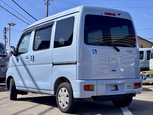 ハイゼットカーゴ スローパーSA3 4WD リアシートレス＋折り畳み補助シート