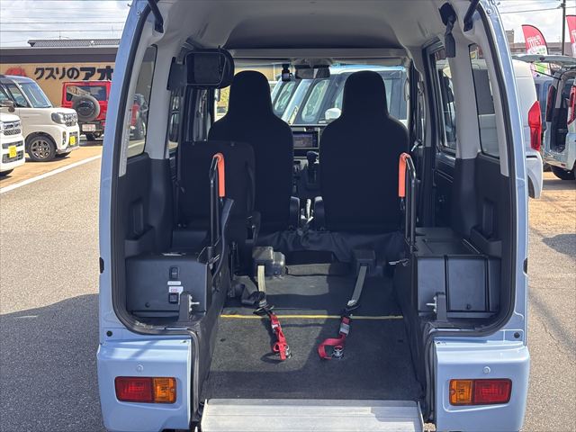 ハイゼットカーゴ スローパーSA3 4WD リアシートレス＋折り畳み補助シート