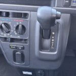ハイゼットカーゴ スローパーSA3 4WD リアシートレス＋折り畳み補助シート