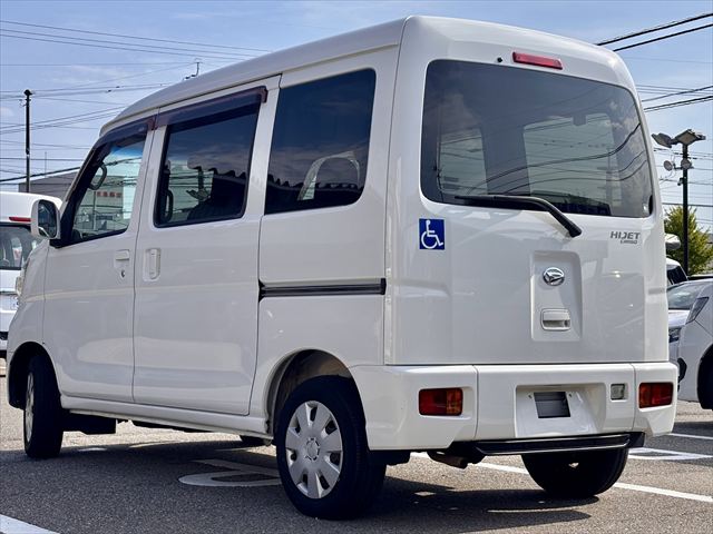 ハイゼットカーゴ スローパー 4WD リアシートレス+折り畳み補助シート