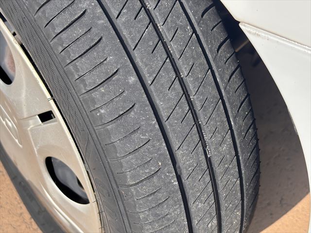 ハイゼットカーゴ スローパー 4WD リアシートレス+折り畳み補助シート