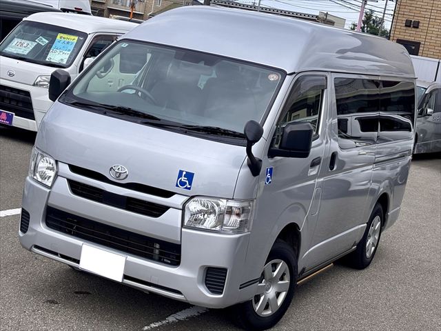 ハイエースバン 車いす仕様車 Bタイプ 車椅子2名 4WD
