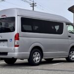 ハイエースバン 車いす仕様車 Bタイプ 車椅子2名 4WD