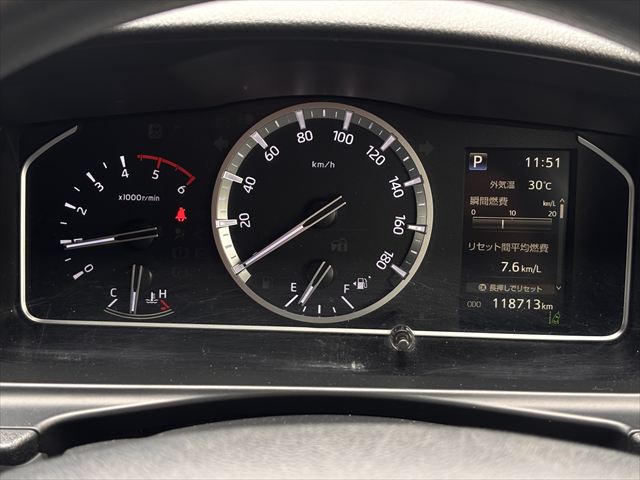 ハイエースバン 車いす仕様車 Bタイプ 車椅子2名 4WD