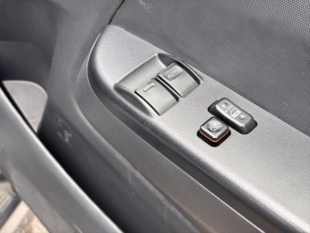 ハイエースバン 車いす仕様車 Bタイプ 車椅子2名 4WD