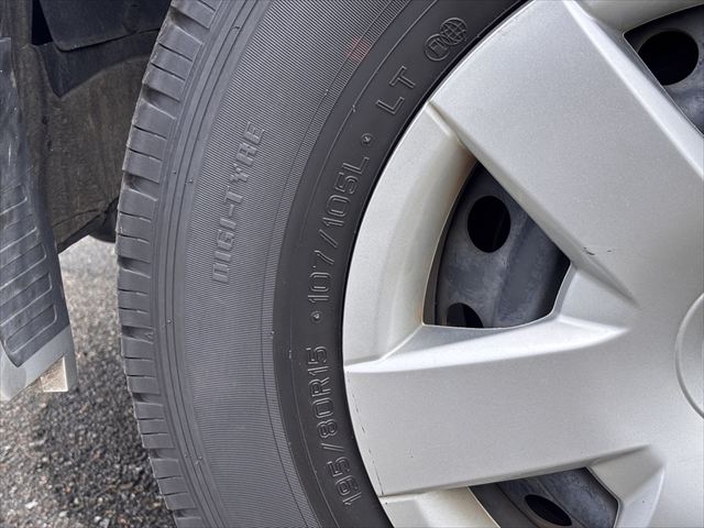 ハイエースバン 車いす仕様車 Bタイプ 車椅子2名 4WD