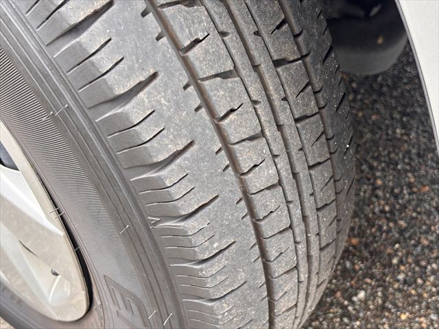 ハイエースバン 車いす仕様車 Bタイプ 車椅子2名 4WD