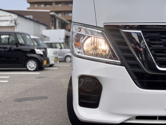 NV350キャラバン チェアキャブリフト 車いす2名 4WD