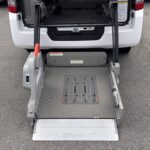 NV350キャラバン チェアキャブリフト 車いす2名 4WD