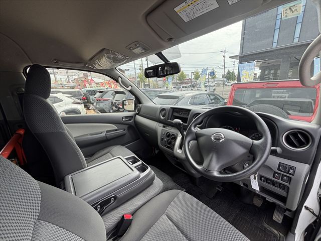 NV350キャラバン チェアキャブリフト 車いす2名 4WD