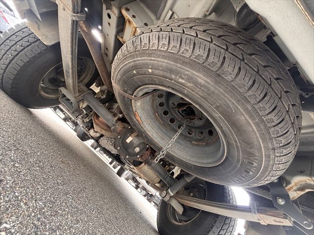 NV350キャラバン チェアキャブリフト 車いす2名 4WD