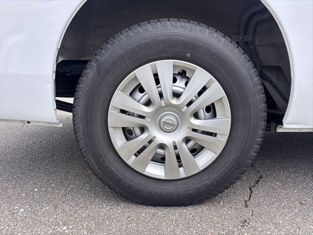 NV350キャラバン チェアキャブリフト 車いす2名 4WD