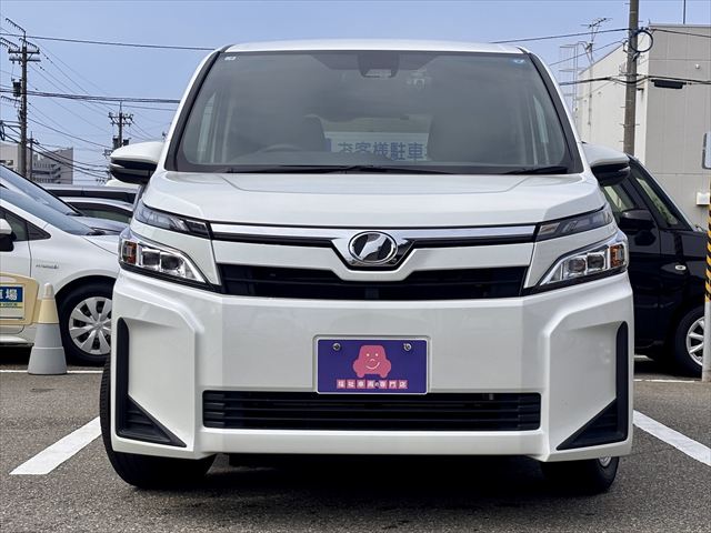 ヴォクシー タイプ1 車いす1名 4WD