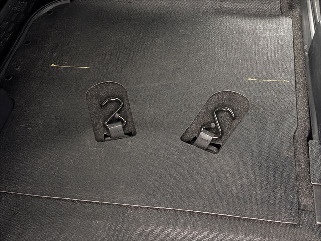 ヴォクシー タイプ1 車いす1名 4WD