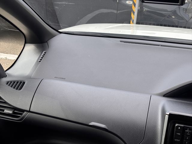 ヴォクシー タイプ1 車いす1名 4WD