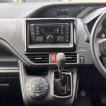 ヴォクシー タイプ1 車いす1名 4WD