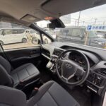 ヴォクシー タイプ1 車いす1名 4WD