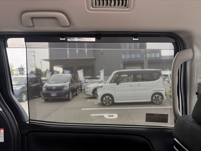 ヴォクシー タイプ1 車いす1名 4WD