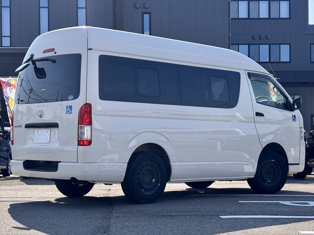 レジアスエースバン Bタイプ 車いす2名 4WD