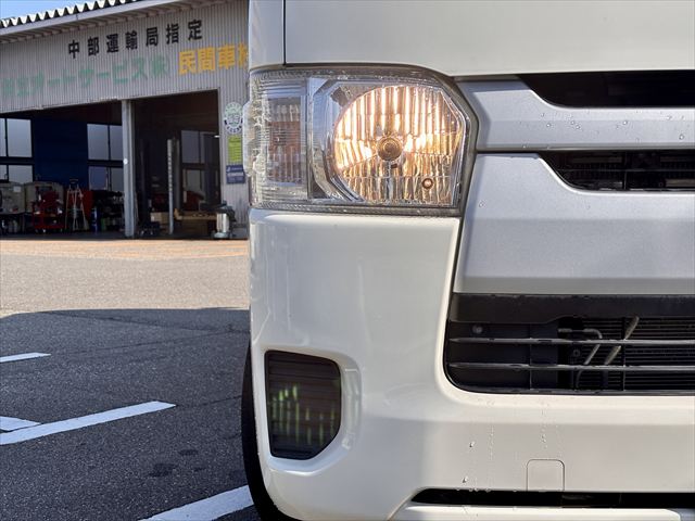 レジアスエースバン Bタイプ 車いす2名 4WD