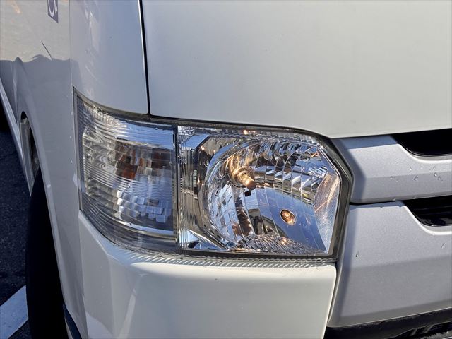 レジアスエースバン Bタイプ 車いす2名 4WD